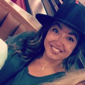 Meet your Posher, Delanie